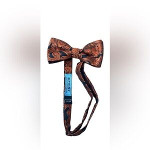 Men's Paisley Bow Tie - Black and Orange